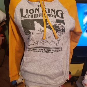 Disney junior size small lion king sweatshirt